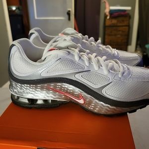 NEW Women's Nike Relax Run 5